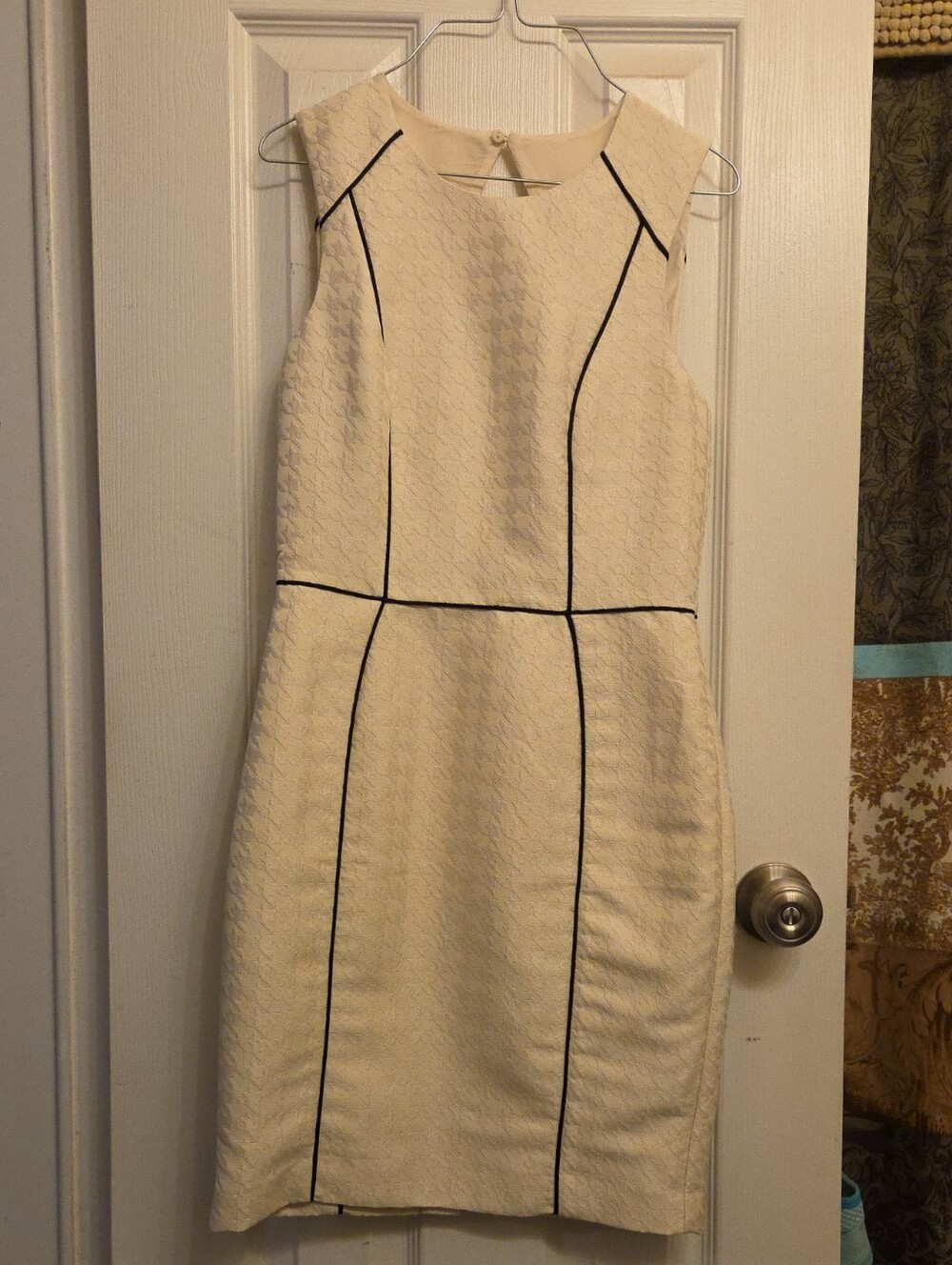 H&M Sleeveless Cream Textured Sheath Dress with Black Piping